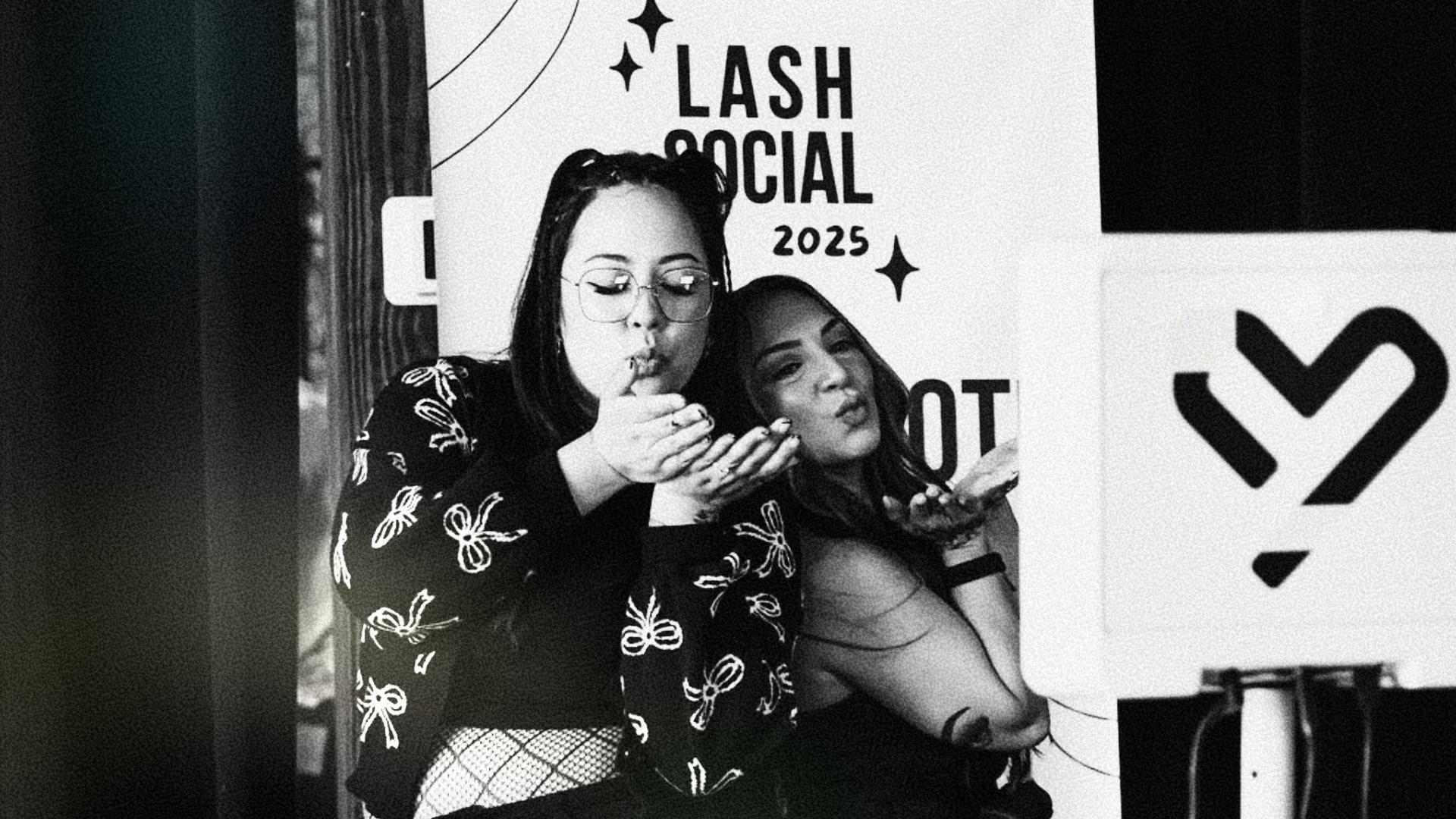 Lash Social